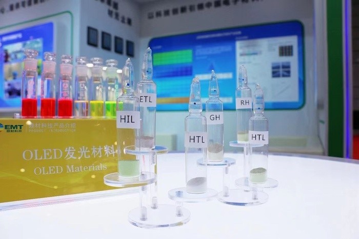市場調(diào)查企業(yè)CINNO Research數(shù)據(jù)顯示，截至今年第一季度末，中國面板企業(yè)在中小尺寸OLED面板市場占有率達到22.6%。而在2020年，這一占有率剛超10%。短短兩年時間里，中國中小尺寸OLED市場占有率增加了一倍以上。相比之下，曾經(jīng)基本壟斷OLED中小型面板市場的韓國企業(yè)市占率則為77.4%，首次跌破八成。