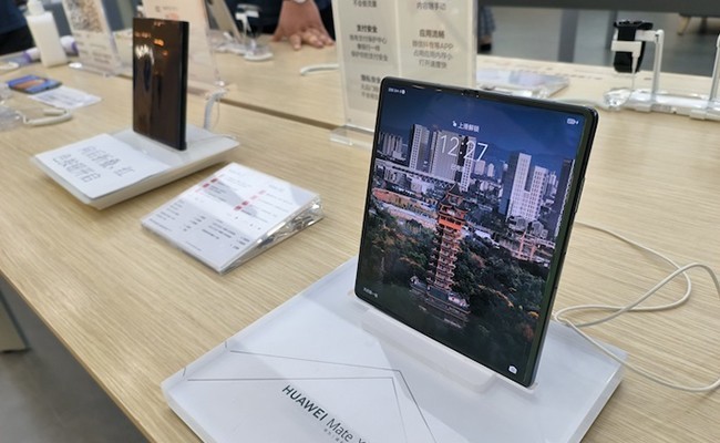 OLED手機市場滲透率接近50%，IT產(chǎn)品或?qū)⒊蔀镺LED下一戰(zhàn)場！